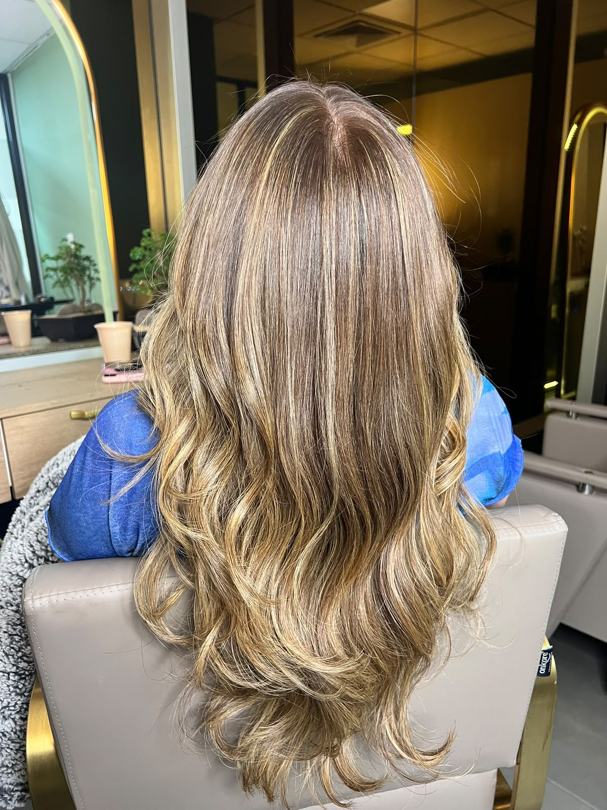 Balayage rubio con ondas, trabajo realizado por Yvana Roa